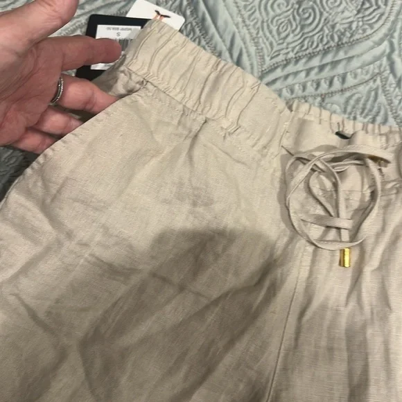 Company Ellen Tracy size small elastic tie waist khaki shorts NWT - Picture 2 of 4